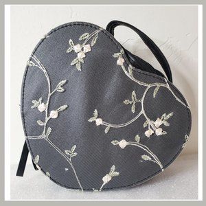 🖤Embroidery Heart Shaped Crossbody Chain-Handbag